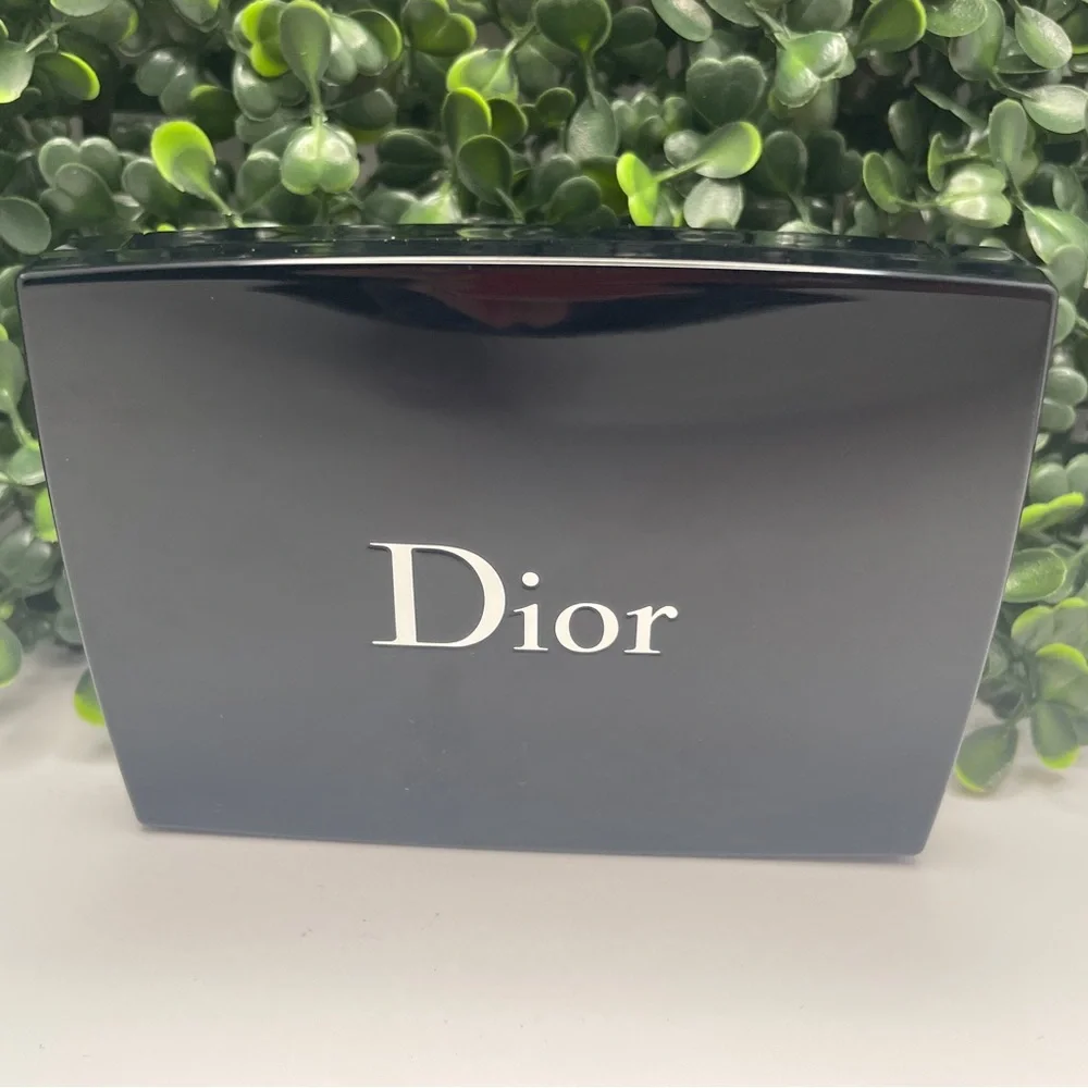 NEW - Dior Forever Natural Velvet compact foundation in shade: 5N neutral
